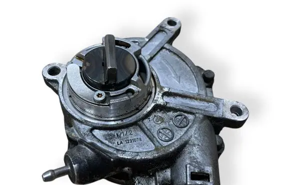 Mercedes-Benz SLK R171 Vacuum pump A2722300465