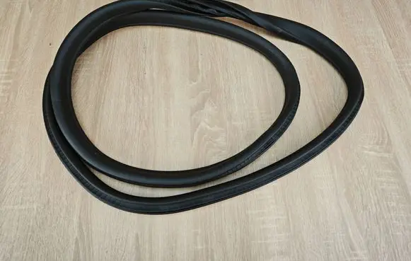 BMW 4 G22 G23 G24 G26 Rubber seal rear door 7482947