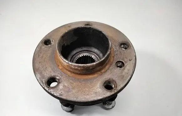 BMW X5 E53 Rear wheel hub