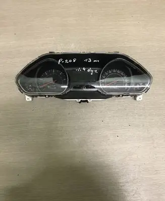 Peugeot 208 Speedometer (instrument cluster) 9801904080