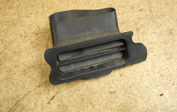 Toyota Land Cruiser (J100) Quarter panel pressure vent 6293160040