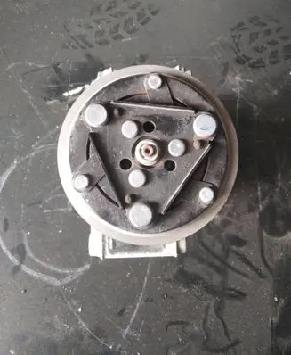 Renault Clio V Air conditioning (A/C) compressor (pump) 926003514R