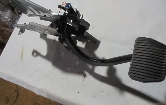 Volvo XC90 Brake pedal 30658312