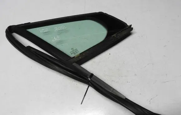 Peugeot 308 Front door vent window glass four-door 9656648380