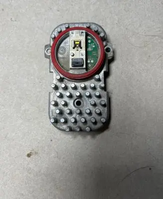 BMW X5 F15 LED ballast control module 1305715084