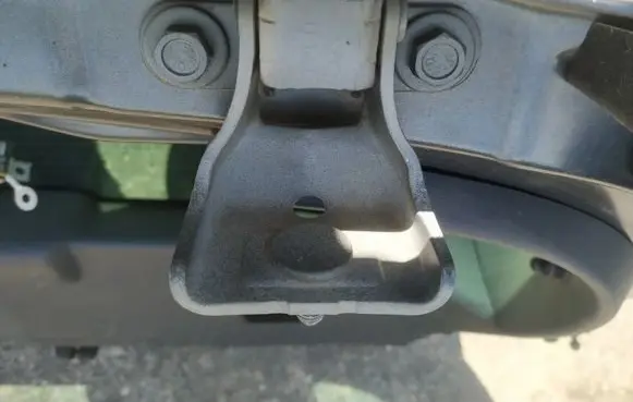 Peugeot 3008 I Tailgate/trunk/boot hinge