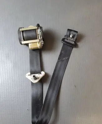 Peugeot 208 Front seatbelt