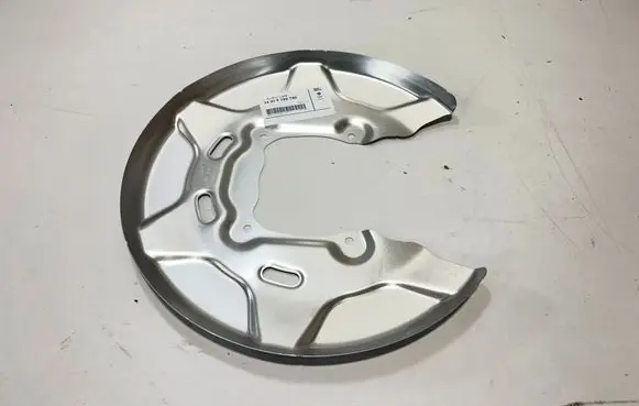 BMW 1 F40 Rear brake disc plate dust cover 6799740