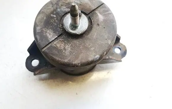 Nissan Leaf I (ZE0) Engine mount bracket
