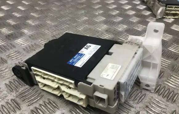 Lexus CT 200H Other control units/modules 8922176040