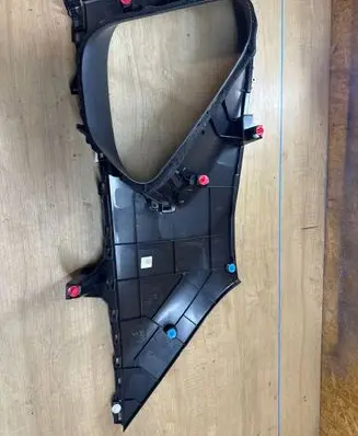 (D)pillar trim (top)
