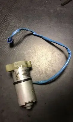 Mercedes-Benz E W210 Seat adjustment motor 2108200408