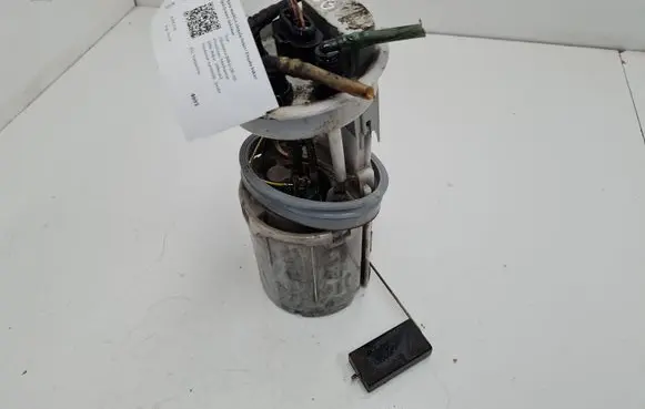 Seat Alhambra (Mk1) In-tank fuel pump 7M3919050A