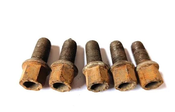 Volkswagen Golf IV Nuts/bolts 