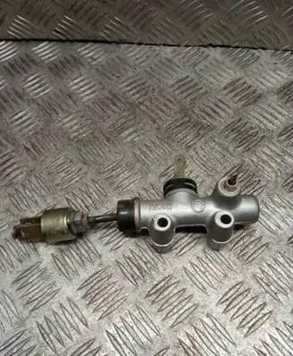 Clutch slave cylinder