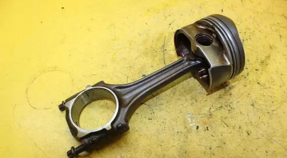 Audi A3 S3 8P Piston with connecting rod