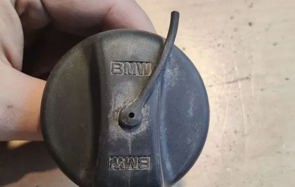 BMW X5 E70 Fuel tank filler cap PA66GF30 7786331C