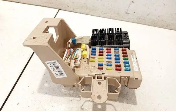 Subaru Legacy Fuse box set 82201ag010