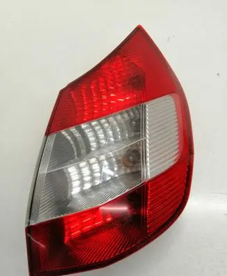 Renault Scenic II - Grand scenic II Rear/tail lights 15911600