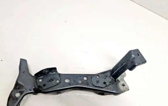Audi A3 S3 8V Fender mounting bracket 8V0821135C