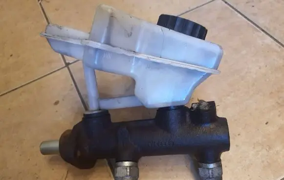 Volkswagen Transporter - Caravelle T3 Master brake cylinder ATE23