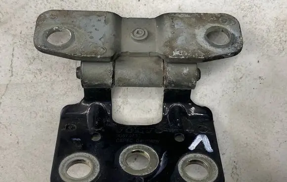 Volvo XC90 Tailgate/trunk/boot hinge 30674732