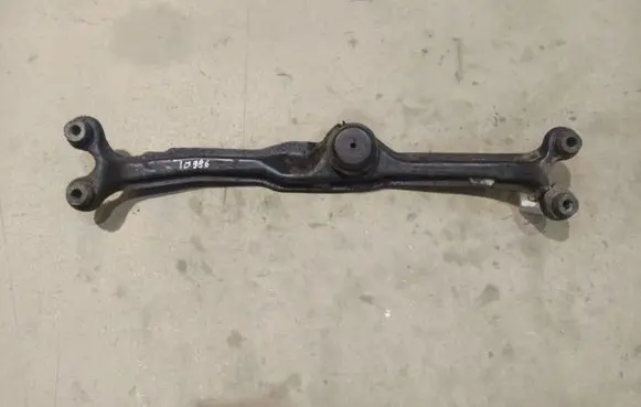 Volkswagen PASSAT B4 Front subframe 