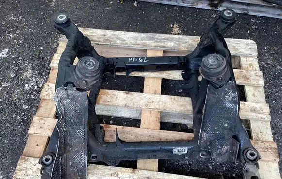 Mercedes-Benz GL X164 Front subframe