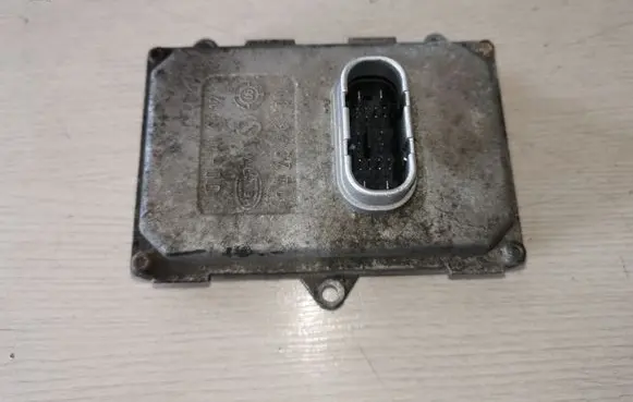 Mercedes-Benz E W211 Headlight ballast module Xenon A0028206026