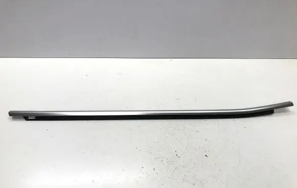 BMW 2 Active Tourer U06 Front door windshield rail 8496300