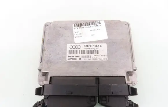 Audi A4 S4 B5 8D Engine control unit/module 5WP433304 3B0907557B
