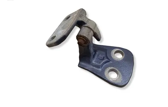 Land Rover Discovery 3 - LR3 Front door upper hinge BDB780042