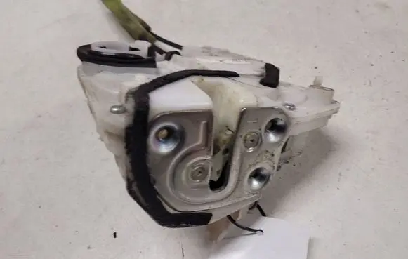 Mazda 6 Rear door lock F97G02L2