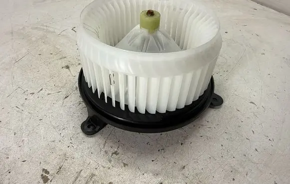 Chevrolet Camaro Heater fan/blower 85653529 AY5330 06D16