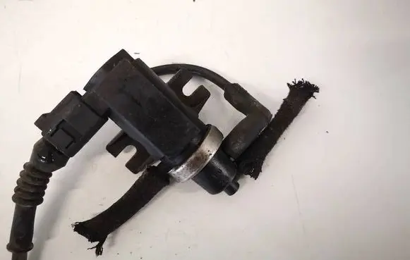 Volkswagen PASSAT B5.5 Turbo solenoid valve 1J0906627