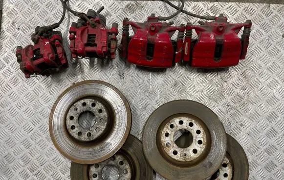 Volkswagen Golf VII Brake discs and calipers set 5Q0615406 5Q0615405