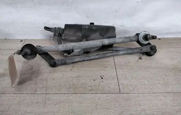 Renault Megane I Front wiper linkage and motor