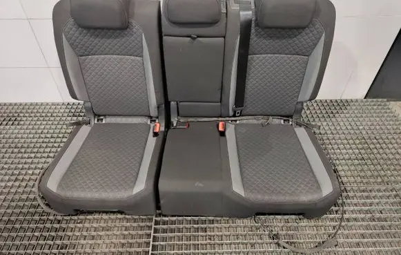 Volkswagen Tiguan Second row seats 