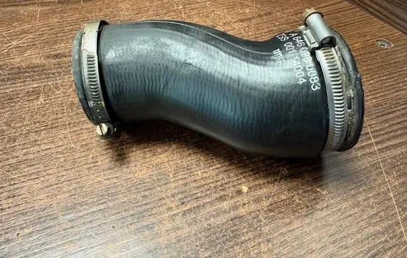 Mercedes-Benz Vito Viano W639 Intercooler hose/pipe 6460980083 A6460980083