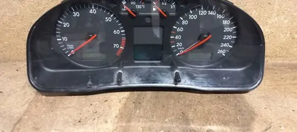 Volkswagen PASSAT B5 Speedometer (instrument cluster) 3B0920822 110008961016