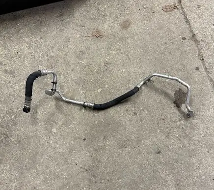 BMW 5 F10 F11 Oil cooling pipe 7590613