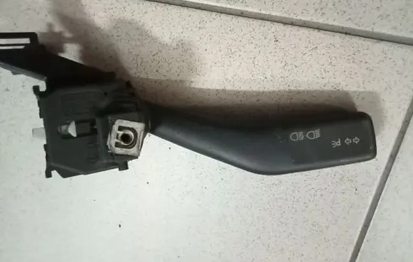 Volkswagen Golf V Indicator stalk 1K0953513