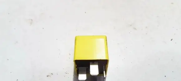 Ford Mondeo MK I Other relay G1UHD 93BG14N089BA