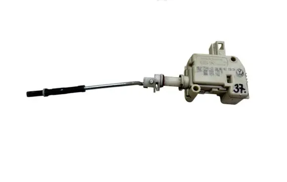Volkswagen PASSAT B5.5 Central locking motor 3B0810773B 3B0959782