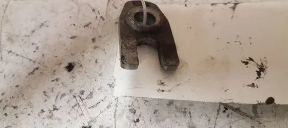 Renault Clio III Fuel Injector clamp holder 6090
