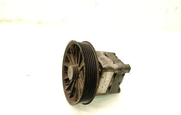 Volvo XC90 Power steering pump 30665098