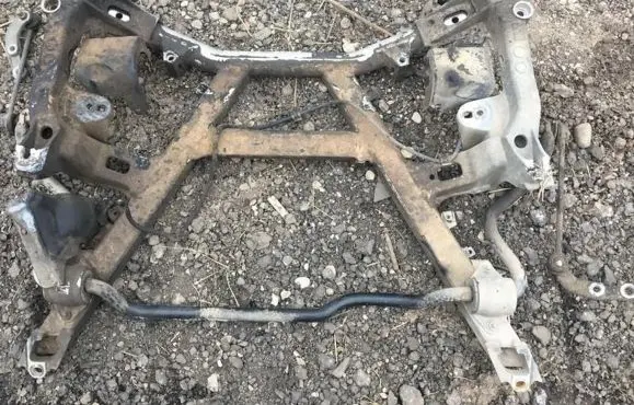 BMW 5 E39 Front subframe 1092868 1092867