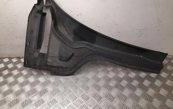 Audi A1 Wiper trim 82B819404B