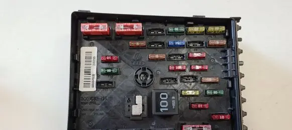 Volkswagen PASSAT B6 Fuse box set 3C0937125 63592777 7M0951255A