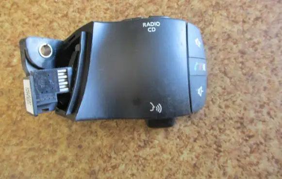 Renault Koleos I Head unit multimedia control E025550